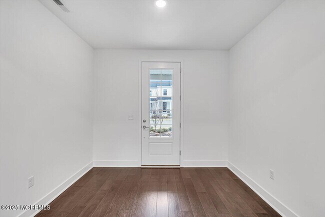 Photo - 122 Woolley Ct