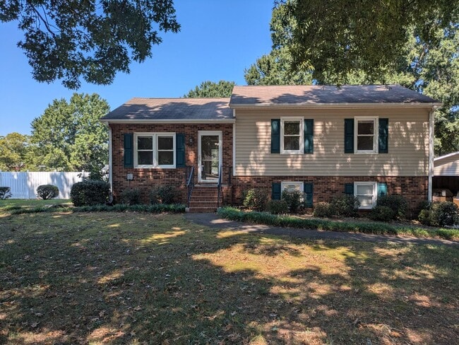 Photo - 1004 Renee Dr