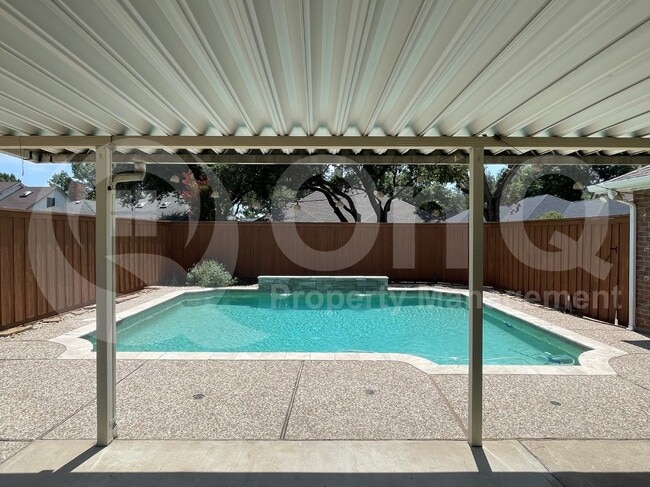 Photo - 2030 Lansdown Dr Casa