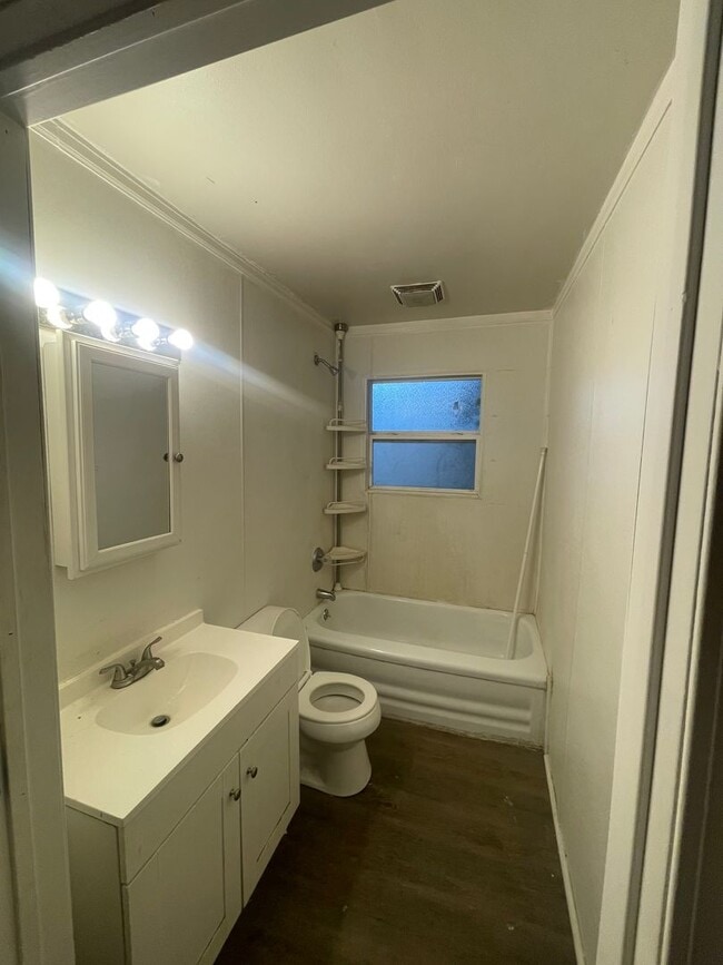 Photo - Affordable 3-Bedroom Duplex in Prime Springfield Location!