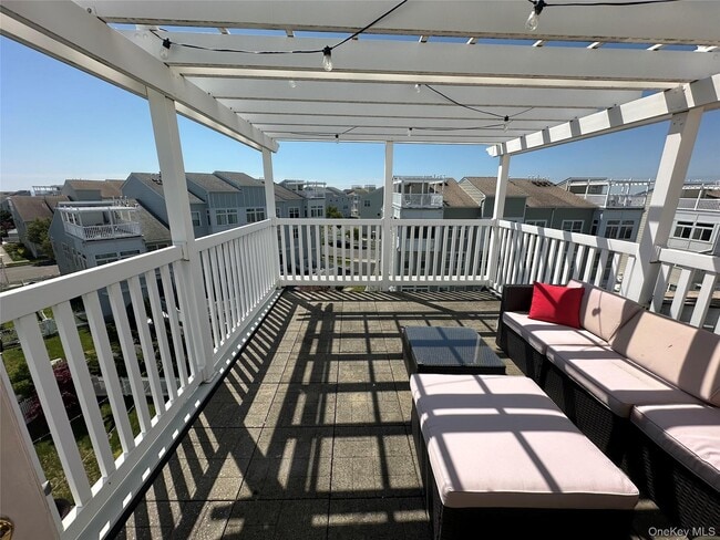Building Photo - 72-07 Catamaran Way Unit 2
