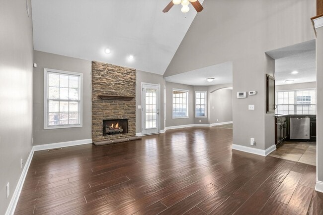 Photo - Three Bedroom with Bonus in Franklin Meadows!