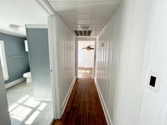 Photo - 301 W Fearing St