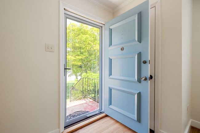 Photo - Beautiful 2 Bedroom Corner Lot of Park Ave! ***Available Late June 2026***