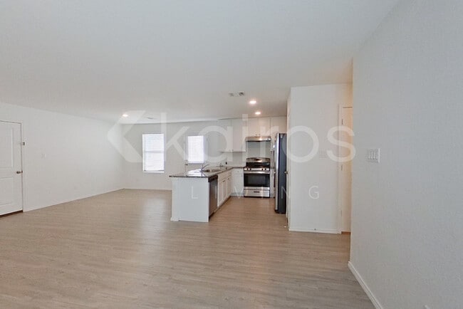 Photo - 14318 Calaveras Creek