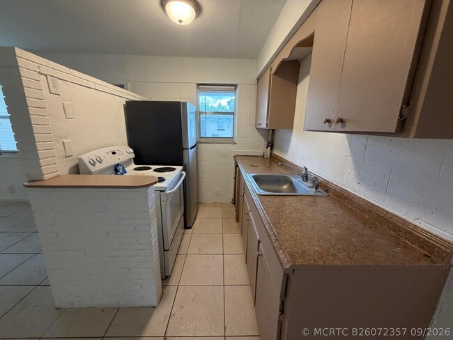 711 NW 4th Ave Unit 2