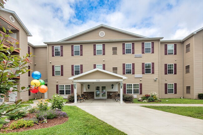 Reynolds Pointe Senior Apartments 55+