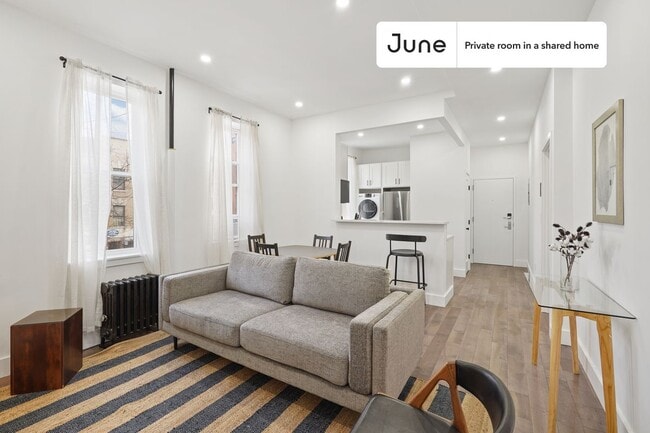 Room in Shared 4 bed/1 bath home in Prospect Lefferts Gardens