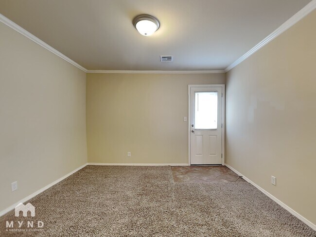 Photo - 3504 E Gillette St