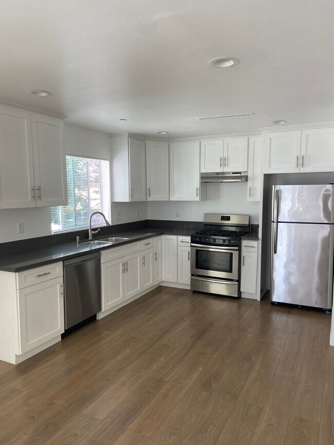 Photo - 11514 Emelita St