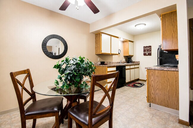 Classic Dining Area at Prairie West in Ames, IA - Prairie West