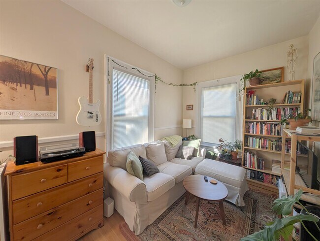 Photo - 8 Evergreen Square Unit 3