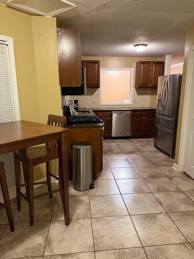 Building Photo - 5415 Whisper Wood Cir Unit 3015