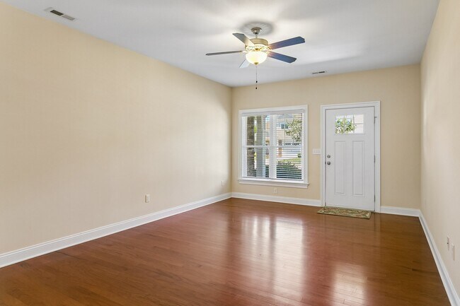 Photo - 6905 Colemans Crossing Ave