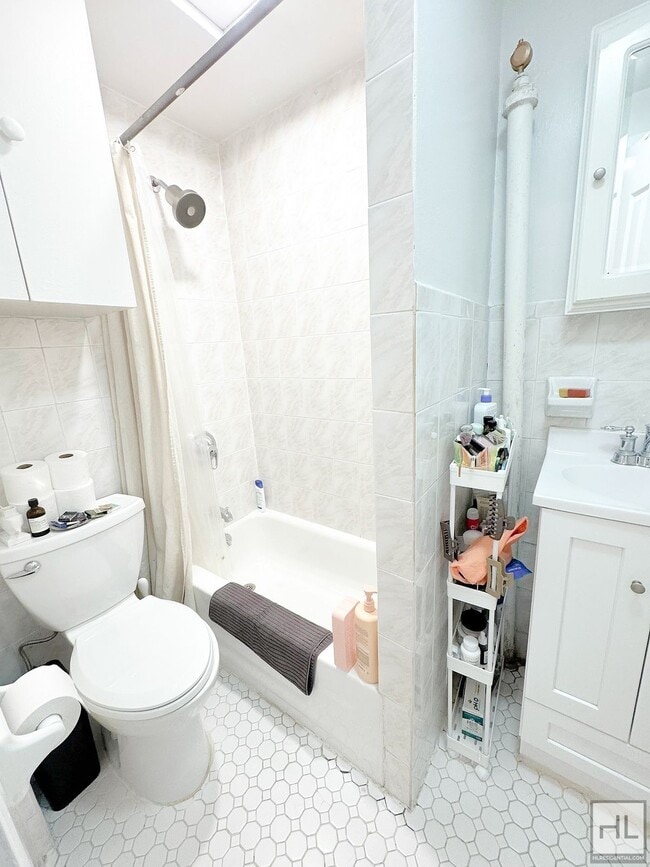 Photo - DRIGGS AVENUE Unit 3