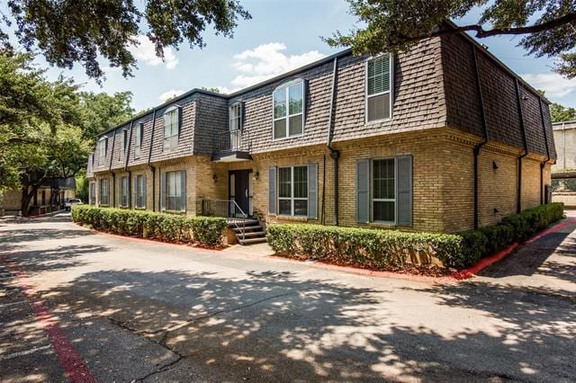 Building Photo - 5053 Les Chateaux Dr Unit 141