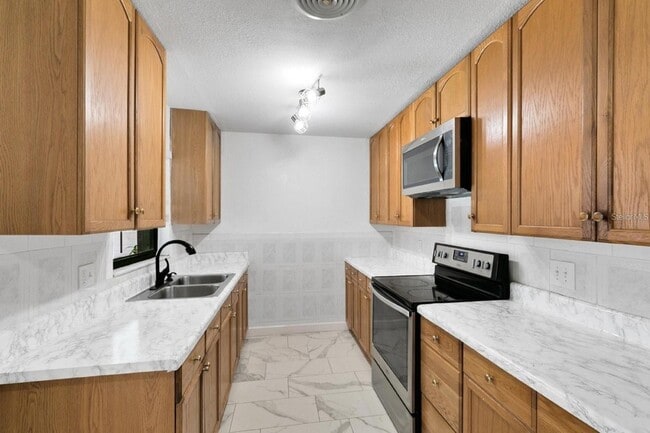 Photo - 10625 Bresslyn Blvd