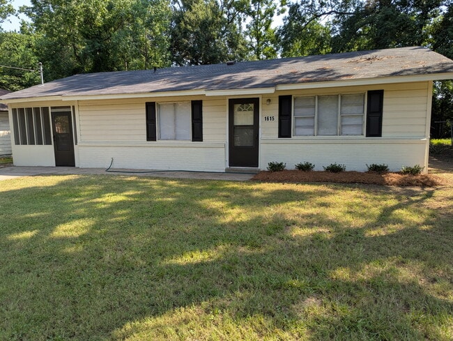 Building Photo - 1615 Dawnview Ln Rental
