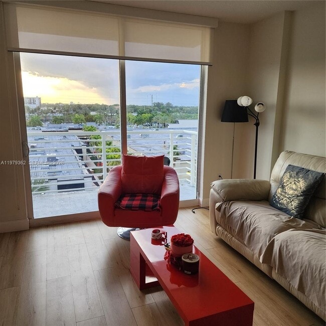 Building Photo - 2775 NE 187th St Unit 510