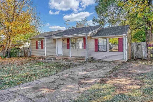 Photo - 2112 NW Bessie Ave