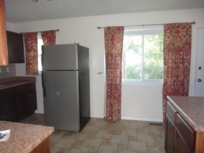Photo - Great 3 bedroom with full basement!
