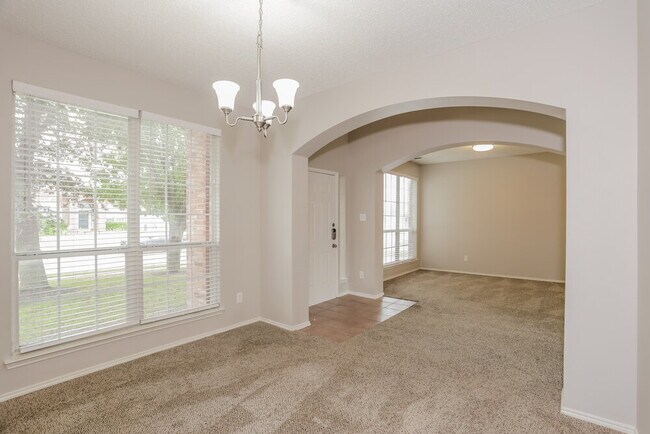 Photo - 2504 Frontier Dr