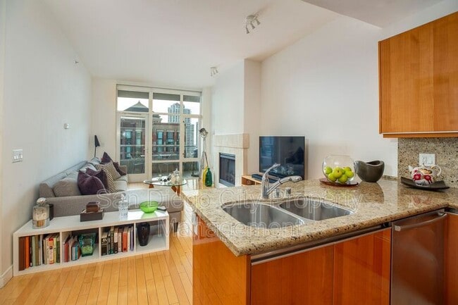 Photo - 550 Front St Unit 907