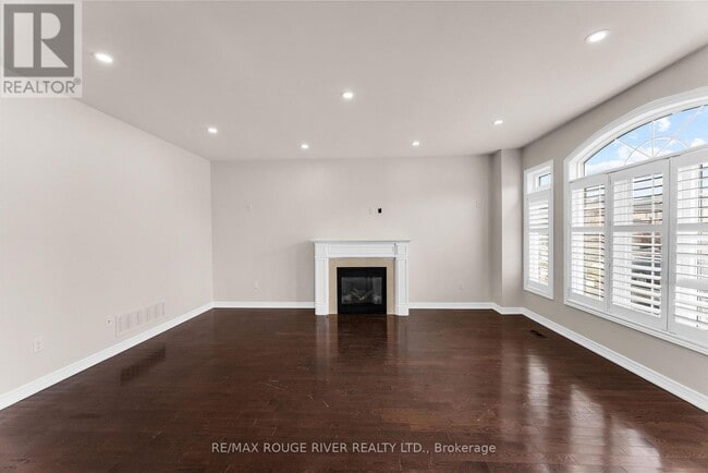 Photo - 1784 Fairport Rd