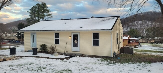 Photo - 3 Bedroom / 1 Bath Ranch Home Rogersville TN