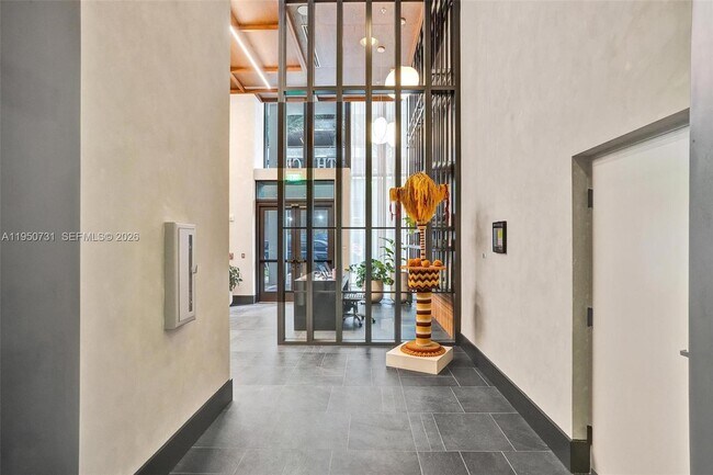 Photo - 11 NE 6th St Unidad 1012