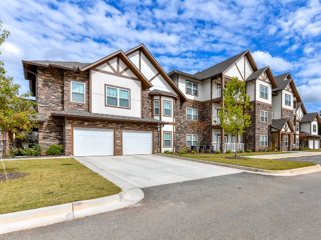 Edificio residencial - Legends at Laurel Canyon
