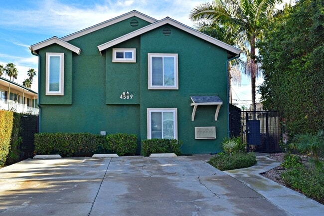 Charming 2 Bed / 1.5 Bath Townhome in the Heart of University Heights – Gated Community with Assi... - Charming 2 Bed / 1.5 Bath Townhome in the Heart of University Heights – Gated Community with Assi...