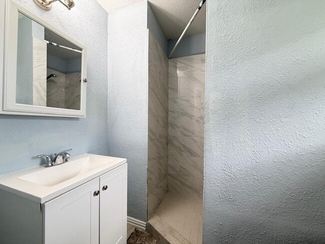 Photo - 5503 Bertellis Ln