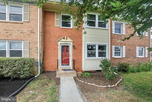 Photo - 123 Davis Ave SW Townhome