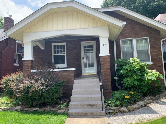 Building Photo - Crescent Hill  Charming Three Bedroom Bung... Rental