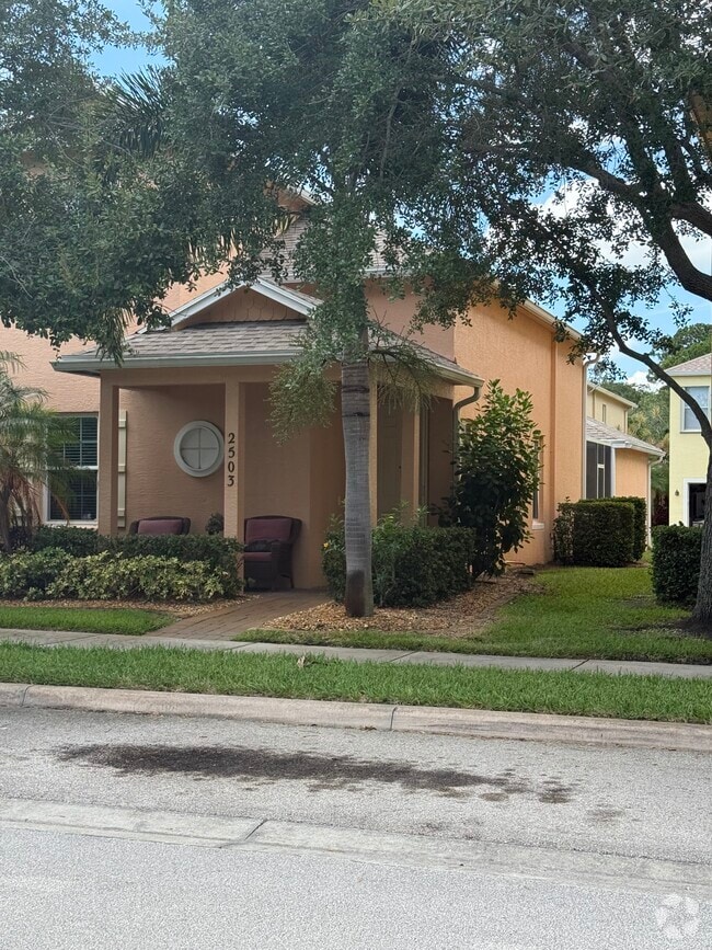 Building Photo - 2503 SE Ruskin Dr Rental