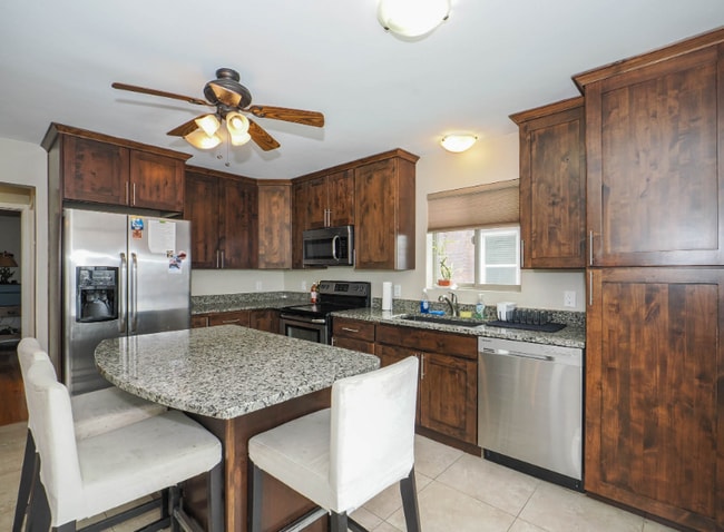 Building Photo - 2685 S Highland Dr Rental
