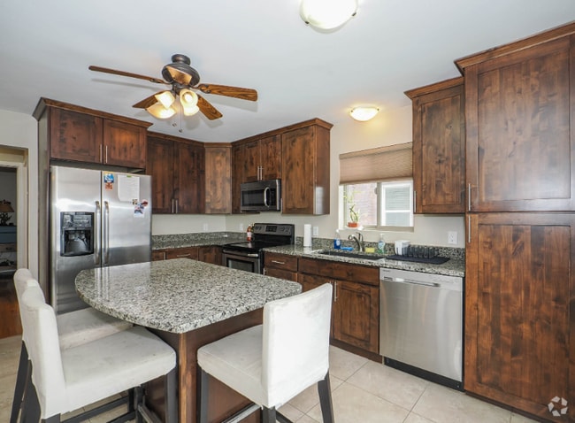 Building Photo - 2685 S Highland Dr Rental