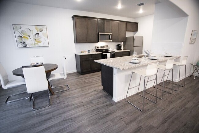 Photo - 4555 Foxton Ln