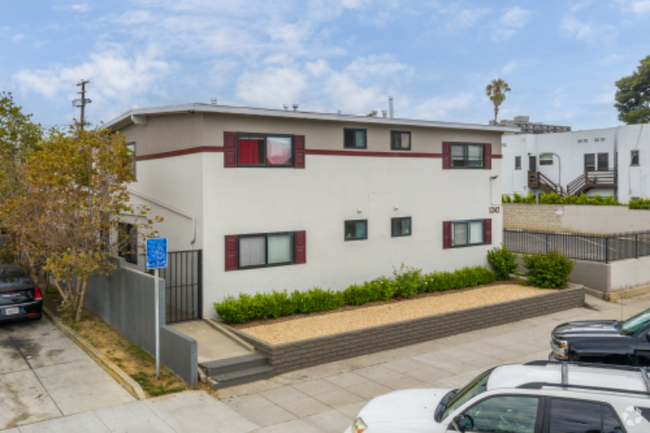 Building Photo - 1242 Cedar Ave Unit L Rental