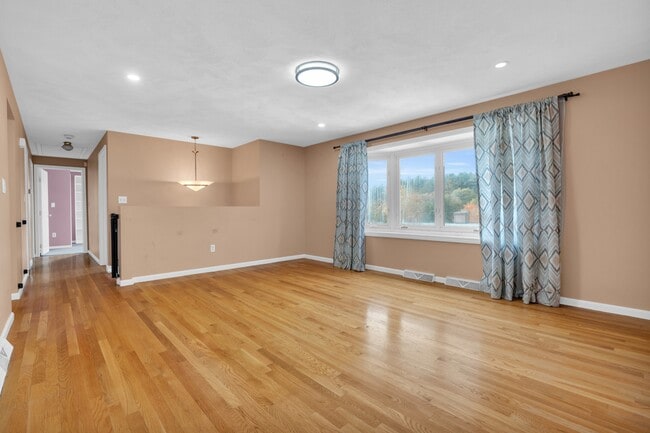 Photo - 7 Briarwood Rd