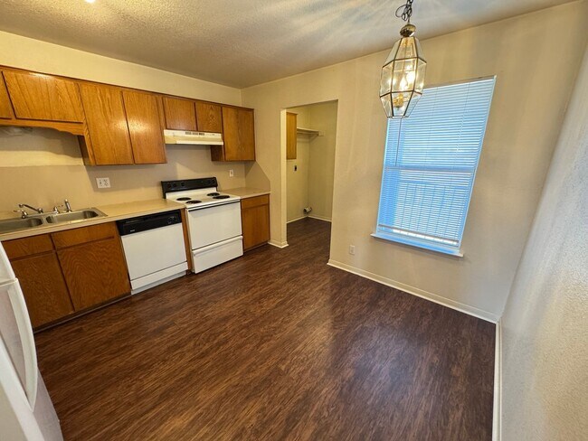 1101 Circle M Dr Unit D