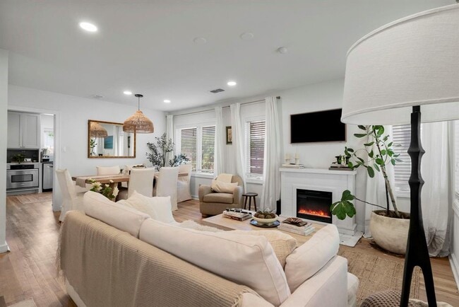 Photo - 3004 Oakmont Blvd