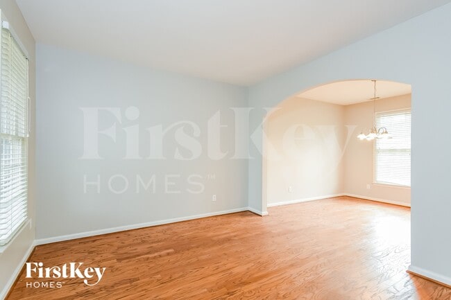 Photo - 506 Millside Tr