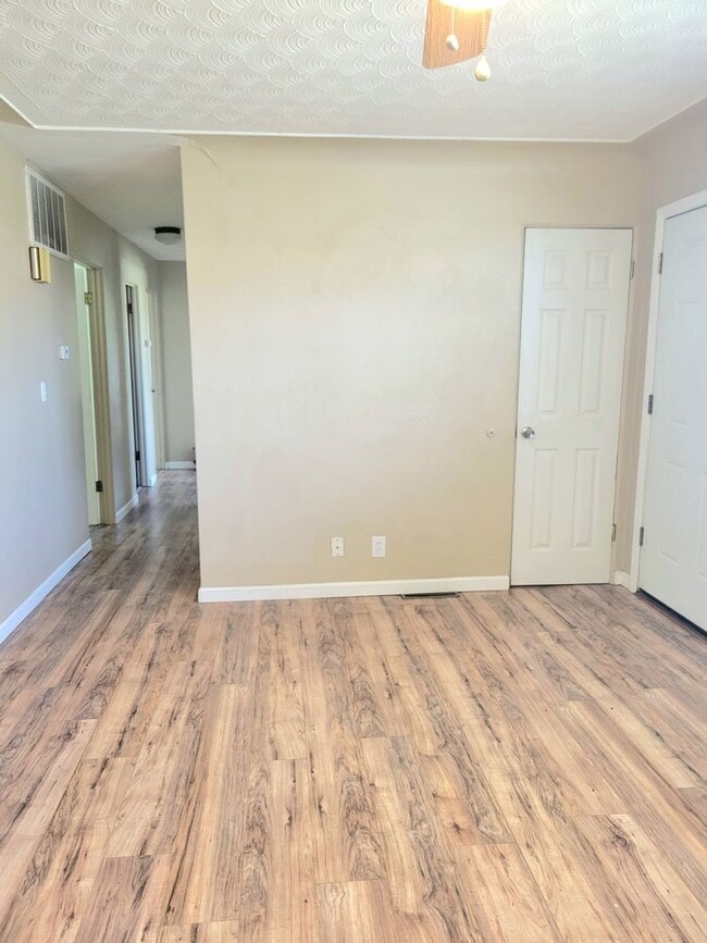 Photo - Updated Throughout and Move in ready!!!