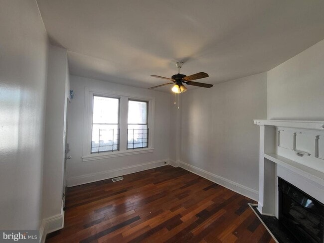 Building Photo - 4834 Sansom St Rental