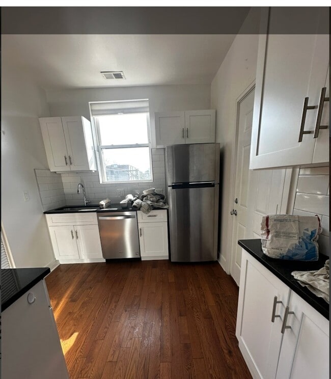 Photo - 1155 W Lunt Ave Unit 3