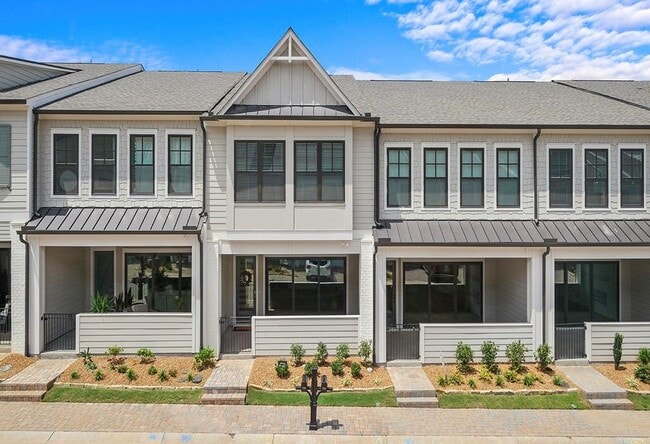 Photo - 726 Stickley Oak Way
