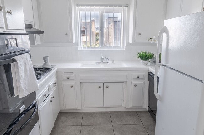 Building Photo - Glendon Luxury Investments LLC