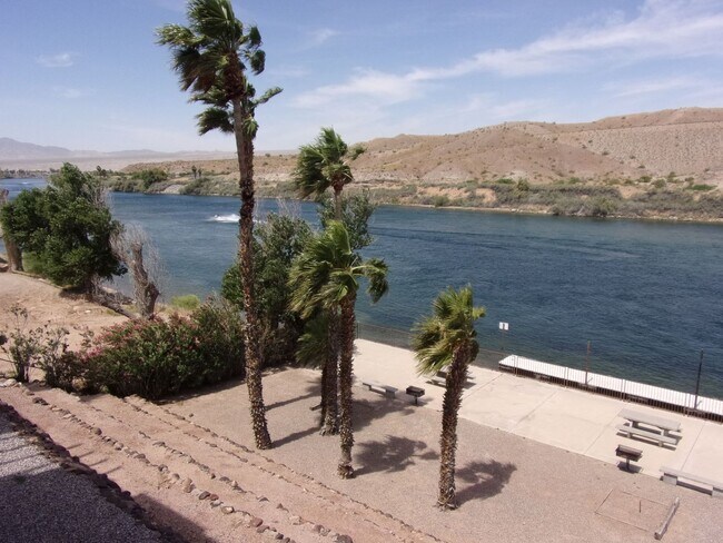 Photo - 2 BR WATERFRONT Fully Furnished/Utilities Included!! BEST SUNSET VIEW Unidad C210